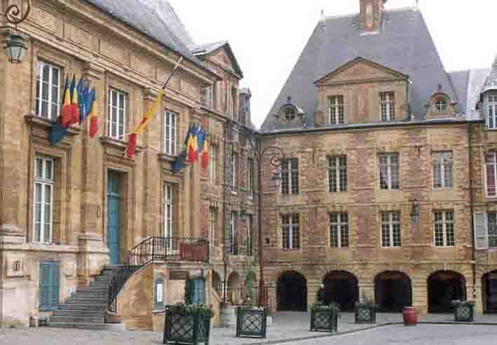 Gebouwen van 'Pierre de Dom-le-Mesnil' in Charleville-Mezières